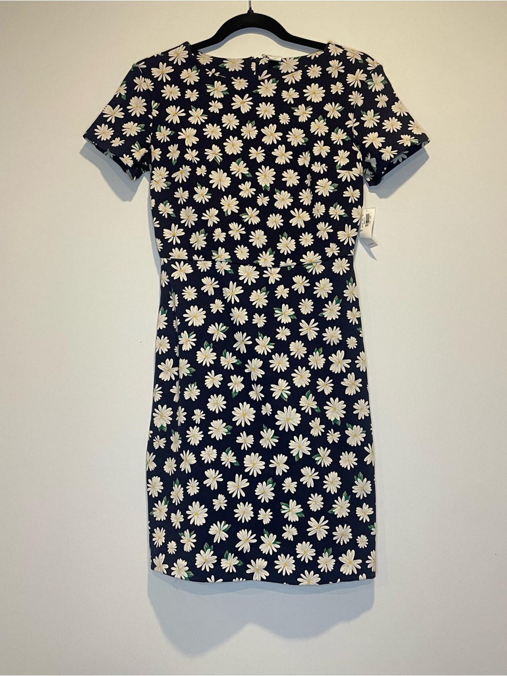 NWT Old Navy Navy Dress with White Daisy Print